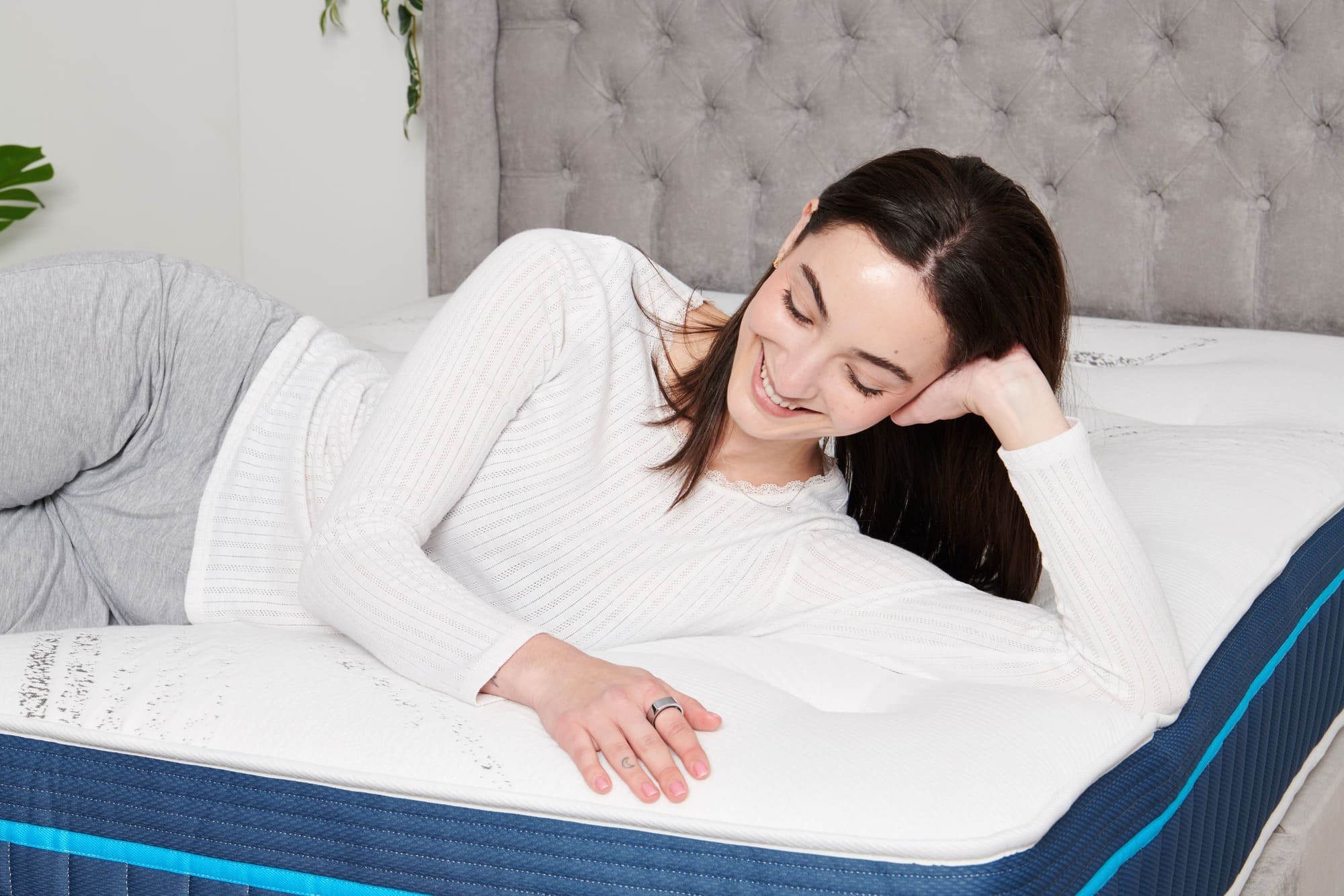 Customer enjoying her Luxe mattress